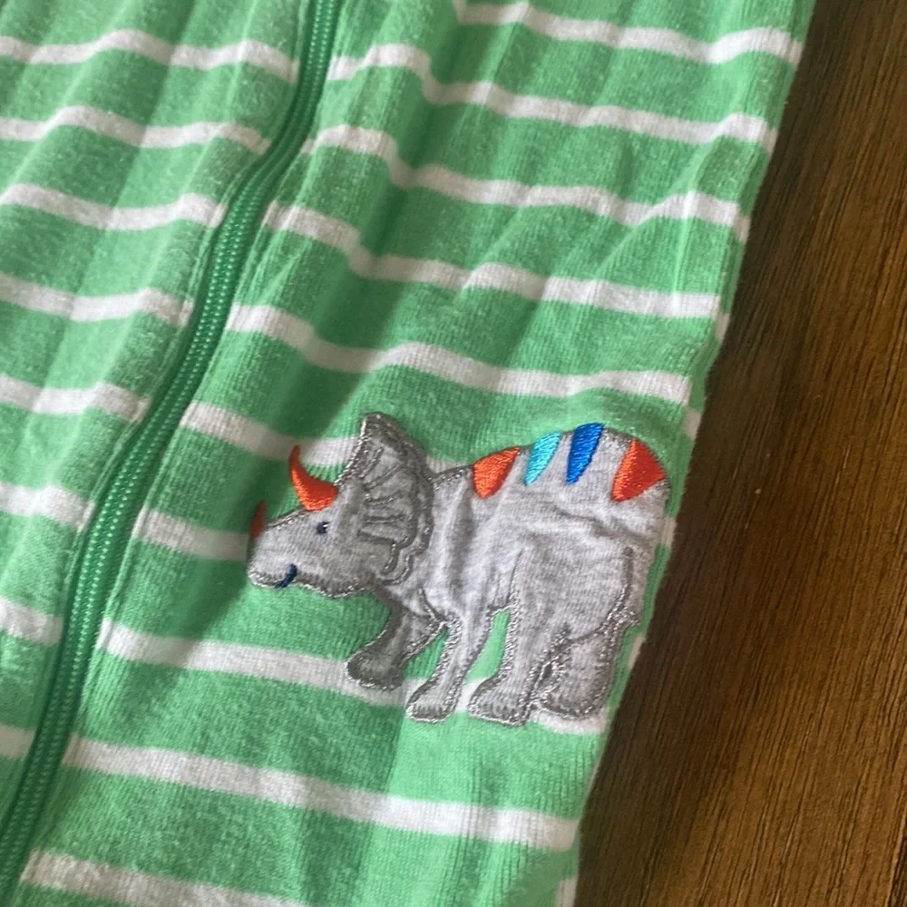 Little Me triceratops excellent